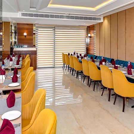 Hotel Classio Royale Amritsar Exterior photo